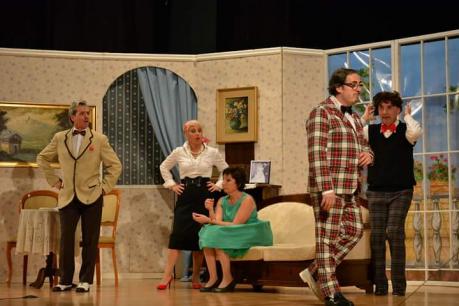 Farsa Comica " 'A pezze a culòre "