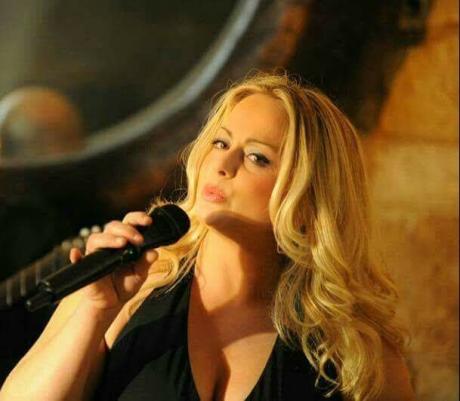 Luciana Carbonara IN INCOMING trio