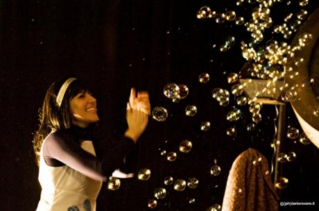 Teatri di Pace:  Revolution