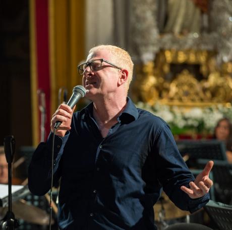 Giuseppe Delre in Sings Christmas Songs