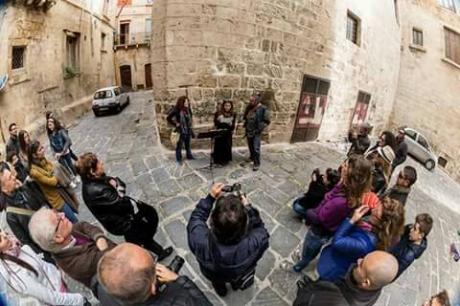 LA CITTÀ VECCHIA TRA MUSICA POPOLARE E LEGGENDA (Aspettando il Natale)"!