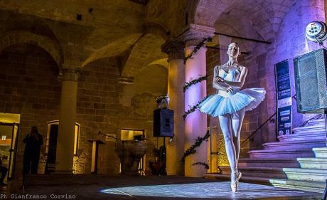 L'eccellenza pugliese della danza Roberta Di Laura protagonista del vernissage "Sogno...nel Castello Incantato" al Castello Imperiali di Francavilla Fontana