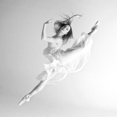 Lo schiaccianoci capolavoro di Pëtr Il’ič Čajkovskij, per la prima volta a Napoli nella versione coreografica di Charles Jude in un nuovo allestimento firmato Nicola Rubertelli e Giusi Giustino