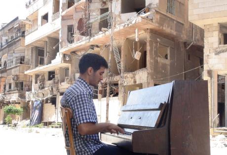 Il Pianista Siriano Aeham Ahmad per Nostos: Dialoghi Sul Mare Dei Ritorni