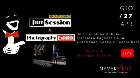 Giovedì Al Nevermind Live Music & Mostra Fotografica... Drink E Relax