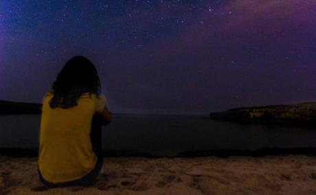 Escursione notturna a Torre Pozzelle tra il mare, i gigli e le stelle