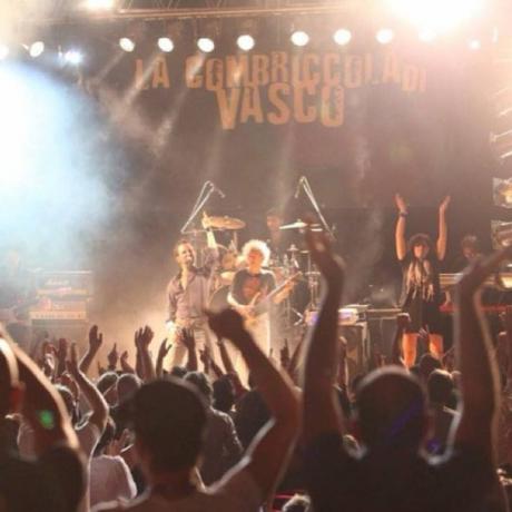 La Combriccola di Vasco live@Baia San Giovanni a Polignano a Mare