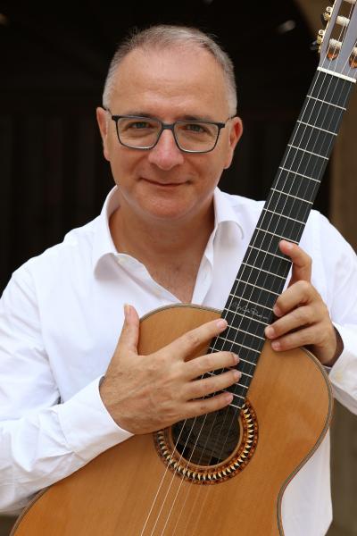 Festival Chitarristico Internazionale "CITTA' DELLO JONIO" -VITO NICOLA PARADISO -CHITARRA  "Omaggio a Domenico Modugno"