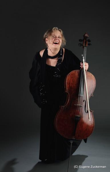 Concerto per violoncello solo con Ekaterina Antokolskaya