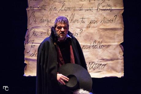 Un grande classico al Teatro Don Sturzo: “Cyrano” e l’ombra del suo naso