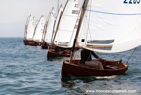 A GALLIPOLI DINGHY IN FESTA - TROFEO CAROLI HOTELS