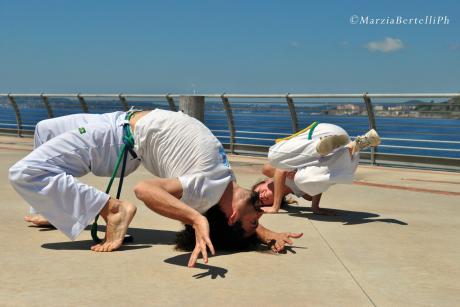 La Kermesse "Capoeira Na Rua" invade Napoli con i colori del Brasile