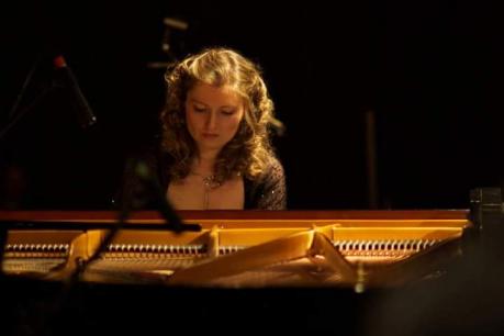 La musica di Valentina Ambrosanio incontra la pittura di Claudia Fuina