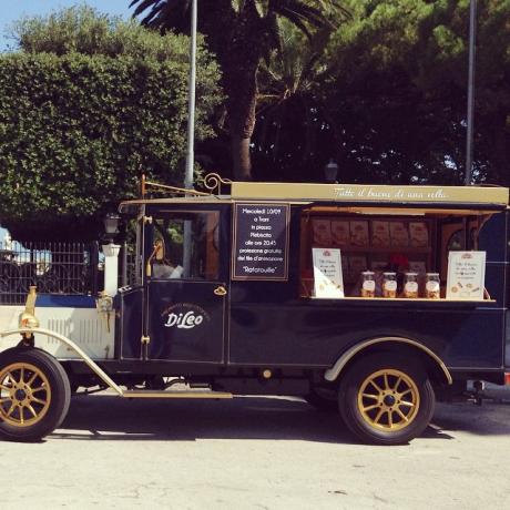 Arrivano i biscotti trafilati al bronzo: a Taranto il ‘C’era una buona volta tour’ della Di Leo con i Caserecci