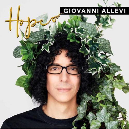 Giovanni Allevi a Roma per l'Hope Instore Tour