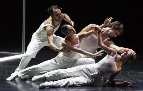 La danza torna protagonista a Bari con Bach Project