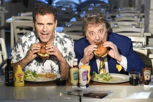 Enzo Iachetti e Pino Quartullo a Fasano con "Hollywood Burger"