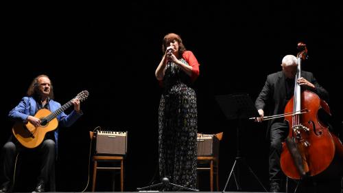 CLASSICAL ITALIAN SONGS AND LATIN-JAZZ - Maurizio Di Fulvio (chit), Alessia Martegiani (voce), Ivano Sabatini (cb)