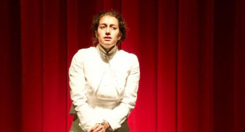 “Zvi Zvi Rosa Luxemburg” torna in scena a Bari