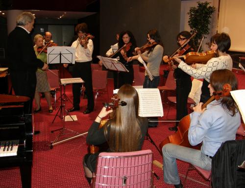 EurOrchestrainMusica2021: il 2 Aprile Stabat Mater con declamazione in dialetto barese per il Concerto di Pasqua