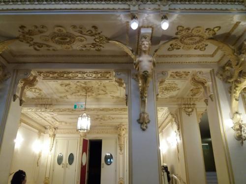 Bari e i suoi Teatri con APERTURA SPECIALE DEL TEATRO PETRUZZELLI