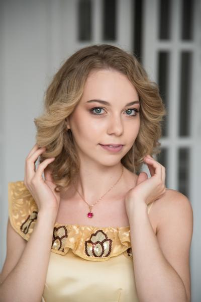 LA PIANISTA POLINA SASKO  INAUGURA LA RASSEGNA  “INCONTRI COL CONTEMPORANEO” Appuntamento venerdì 25 giugno presso l’Auditorium del Laboratorio Urbano GOS