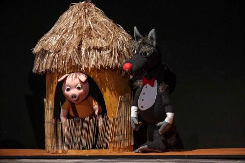 «Granteatrino» porta in scena «I tre porcellini» alla rassegna teatrale di «Wow! Fasano»