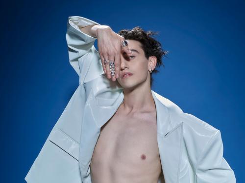 Michele Bravi in concerto all'alba ad Ostuni