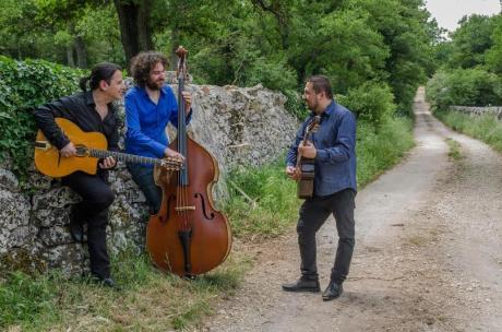 ''Salvatore Russo Gypsy Jazz Trio'' per la rassegna ''Suoni all'InVerso...Jazz Blues & dintorni''