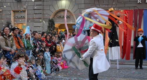 AL TEATRO DEI LUOGHI FEST 2021 la festa sui trampoli di Abraxa Teatro