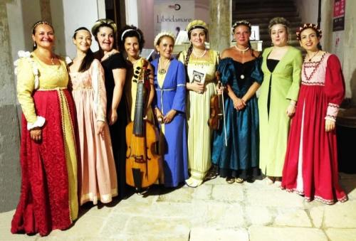 "Si va in Scena!!!!!"  IO SONO LUCREZIA  LE DOMINAE ENSEMBLE IL 17 E IL 18 LUGLIO PRESSO IL LABORATORIO URBANO GOS  a cura dell'Associazione Cultura e Musica "G. Curci"