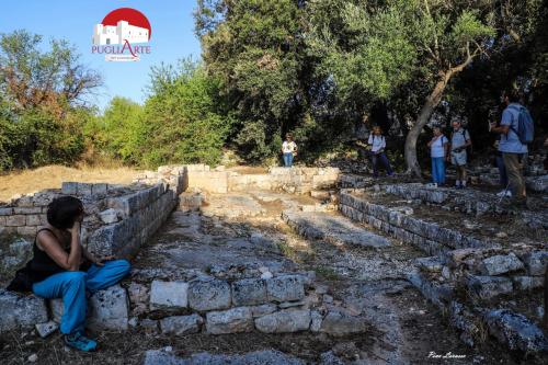 Puglia ArcheoTrekking – Alla scoperta del mito del Bosco e del casale di Castiglione