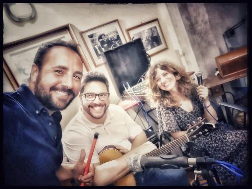 "Si va in Scena!!!!!"  The Manouchow  Ensemble Al Gos il 28 agosto con lo spettacolo  ‘Trans Mediterranea” con la voce di Valeria Mosca e il Manouchow Ensemble (chitarra, voce, tres, percussioni e strumenti etnici).