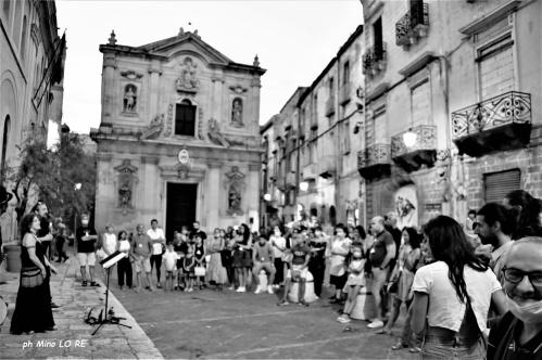 "STORIE, STORIELLE E CANZONI. Taranto e la Tradizione - Spettacolo Itinerante"
