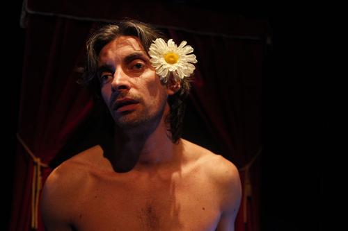 Amleto take Away: il premio UBU Gianfranco Berardi a Ruffano per Kairòs