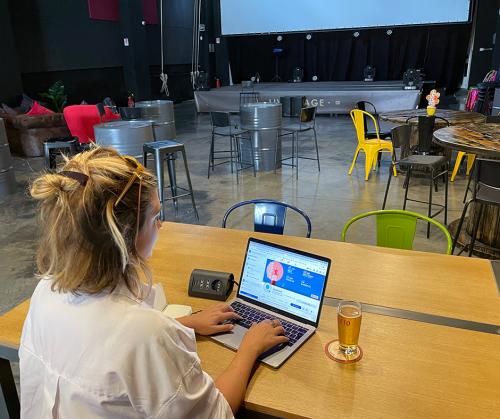 OPEN CO-WORKING & bar