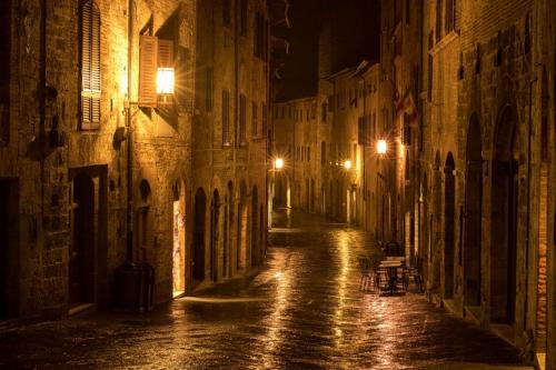 “Nulla di certo”, VITO PARISI ospite di VIAGGI LETTERARI NEL BORGO