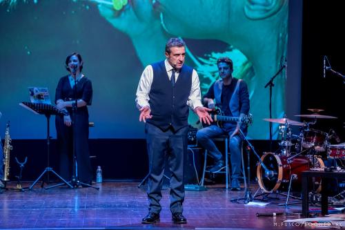 Flavio Insinna in "La macchina della felicità"