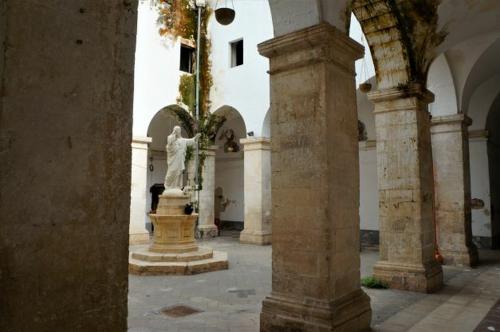 Cammini urbani, Conventi e Chiese