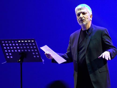 NICHI VENDOLA con "QUANTO RESTA DELLA NOTTE, Parole, versi e suoni in cerca di un giorno nuovo”