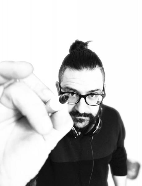 MASSIMO PASCA. Il disegnatore salentino ospite di "Attacchi d'arte"