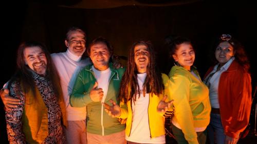 Rhomanife band in concerto