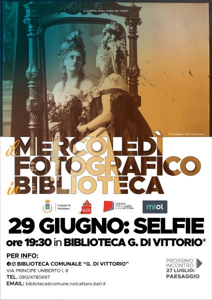 Il mercoledì fotografico in biblioteca - SELFIE