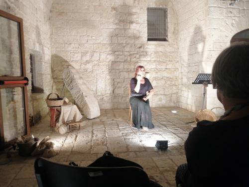 Teatro popolare:"Rosine la masciàre - Da sope la meragghie"