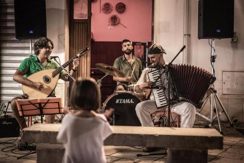 Musica Tradizionale Ellenica Dei Taxìdì live