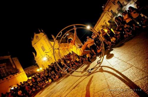 Salento Buskers Festival - Festival Itinerante delle Arti di Strada
