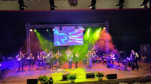 Concerto Live Della Zanzarita Band Tributo a Renzo Arbore