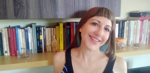 "Storie disegnate". Ilaria Ferramosca a "La follia del Poeta", progetto di book therapy della Casa per la Vita Artemide di Racale