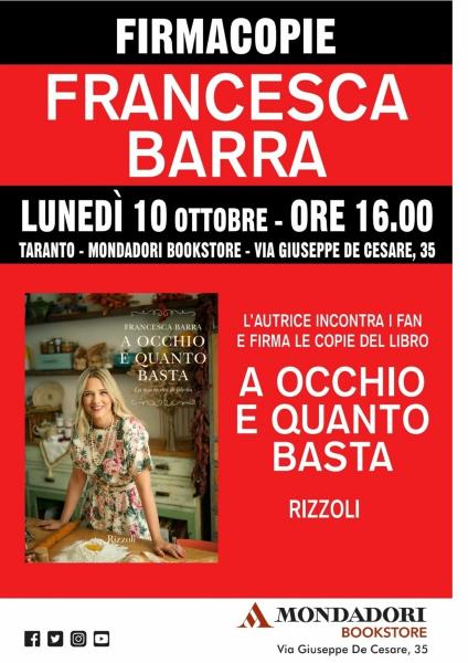 Francesca Barra firma le copie del suo nuovo libro "A occhio quanto basta"