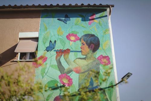 Street Art for Rights 2022: In anteprima le foto del muro di Natalia Rak e il making off di  Davide Toffolo e Marqus